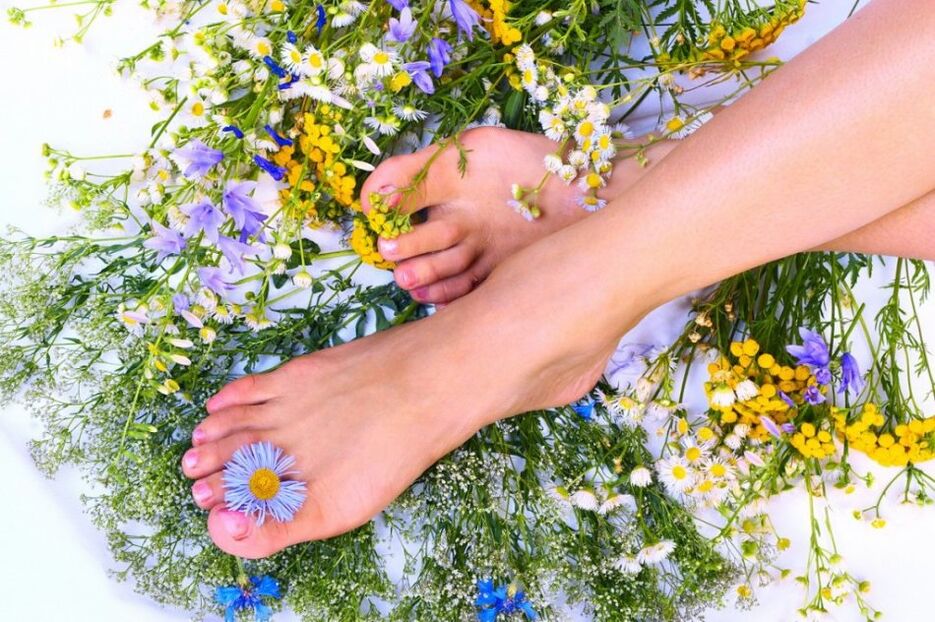 Treat foot fungus with folk remedies