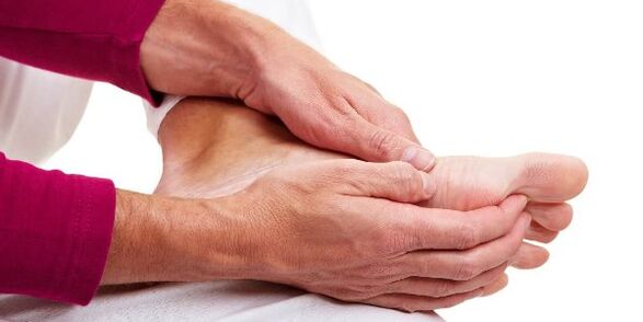 Itchy feet due to fungal infection